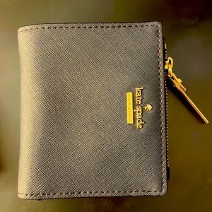 Kate Spade Wallet Grey. Never used.